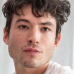 Ezra Miller acusado de delito grave de robo en Vermont