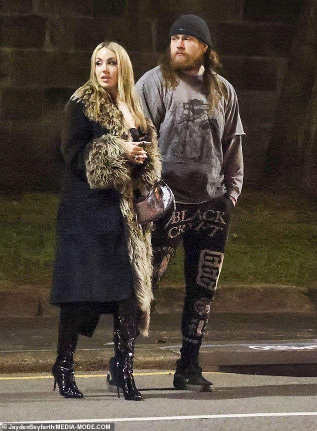 Imogen Anthony salió con su nuevo novio rumoreado en Paddington de Sydney el miércoles por la noche.  En la foto juntos