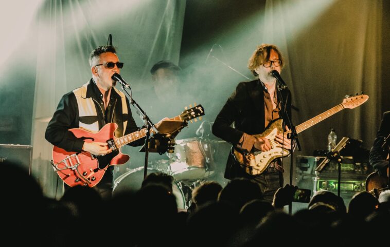 Jarvis Cocker se une a Richard Hawley en el show de Leadmill e insta a los propietarios: "Tengan algo de respeto por algo hermoso"