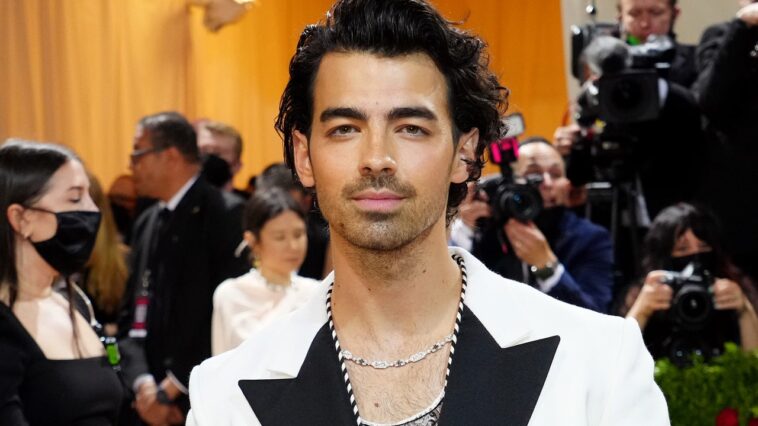 Joe Jonas tiene algunas ideas sobre los inyectables