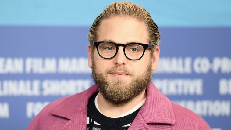 Jonah Hill dice que los ataques de ansiedad llevaron a la decisión de alejarse de la promoción de películas y las apariciones públicas