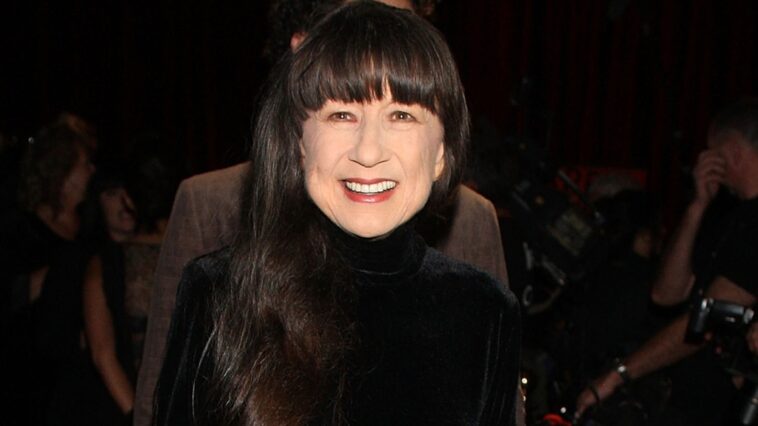 Judith Durham, cantante principal de The Seekers e ícono de la música folclórica australiana, muere a los 79 años