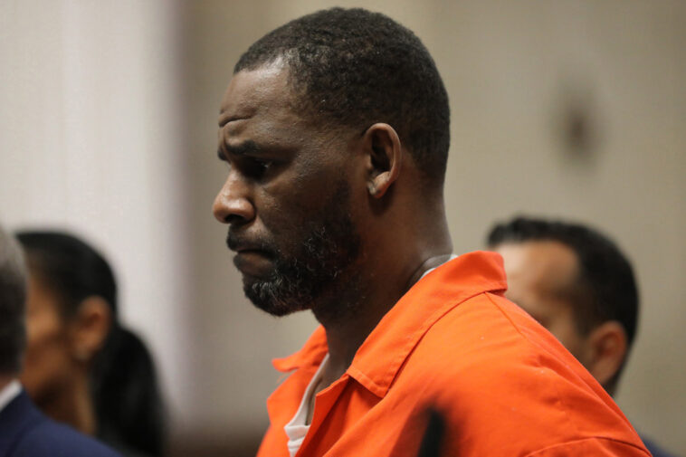 Juicio de R. Kelly: el gerente comercial supuestamente pagó a un hombre $ 100,000 por una cinta pornográfica infantil