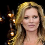 Kate Moss presenta su nueva línea de belleza con un desnudo integral