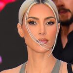 Kim Kardashian aparentemente está retocando sus trapecios ahora