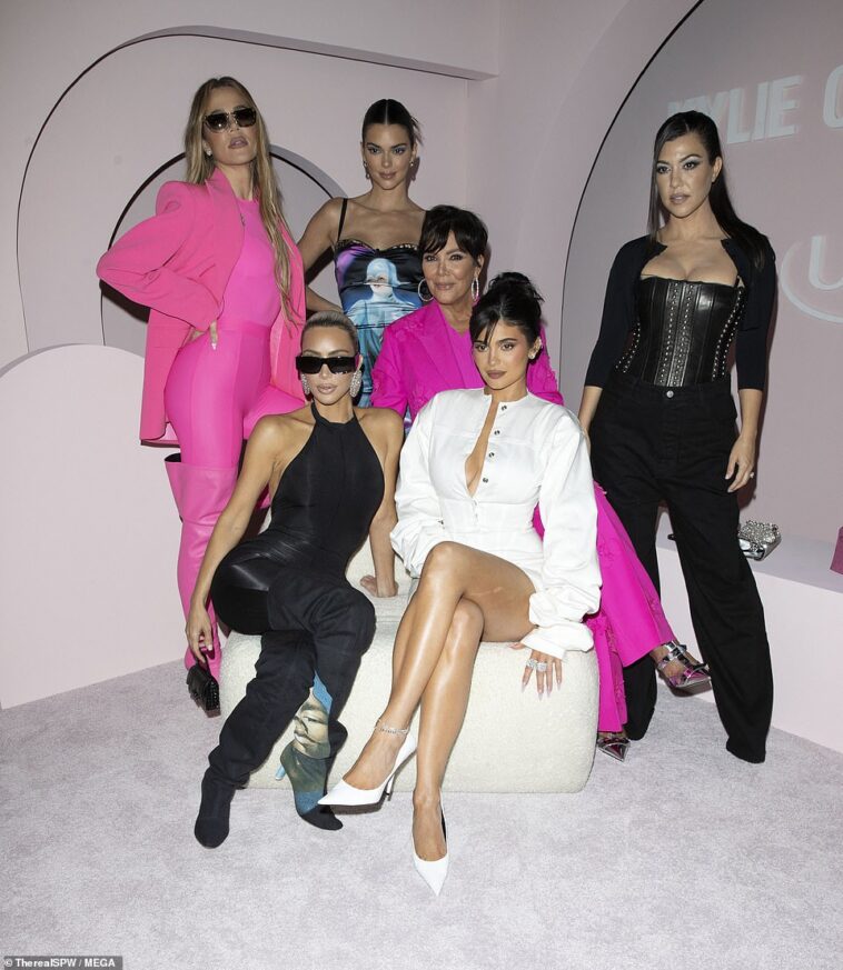 Celebración: Kylie Jenner se aseguró de organizar una fiesta para recordar el miércoles para marcar el lanzamiento de los nuevos Lip Blush Lip Kits de su marca de cosméticos y se unió a sus hermanas superestrellas Kourtney, 43, Kim, 41, Khloe, 38 y Kendall, 26 y la matriarca de las Kardashian-Jenner, Kris Jenner, de 66 años.