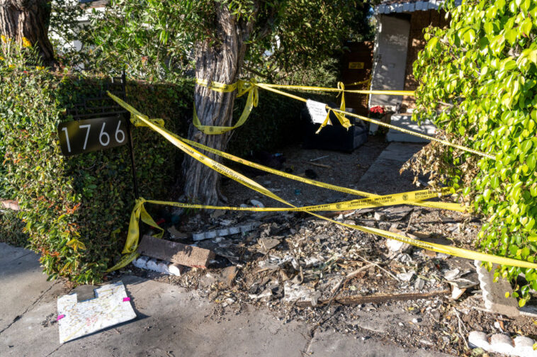 MAR VISTA, CALIFORNIA - AUGUST 12: The scene where actress Anne Heche crashed a car into a house on August 5, as seen one week later on August 12, 2022 in Mar Vista, California. Heche died on August 12 at age 53 of injuries sustained in the crash. (Photo by Amanda Edwards/Getty Images)