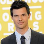 La estrella de Crepúsculo Taylor Lautner dice que Jacob y Renesmee están viviendo 'felices para siempre'