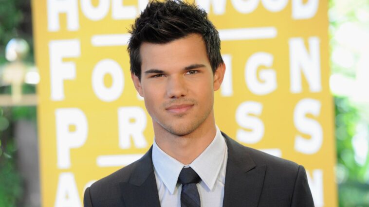 La estrella de Crepúsculo Taylor Lautner dice que Jacob y Renesmee están viviendo 'felices para siempre'