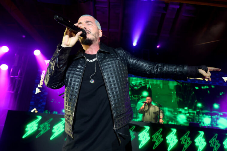 LOS ANGELES, CALIFORNIA - JULY 18: J Balvin performs onstage during the “Players Party” co-hosted by Michael Rubin, MLBPA and Fanatics at City Market Social House on July 18, 2022 in Los Angeles, California. (Photo by Emma McIntyre/Getty Images for Fanatics)