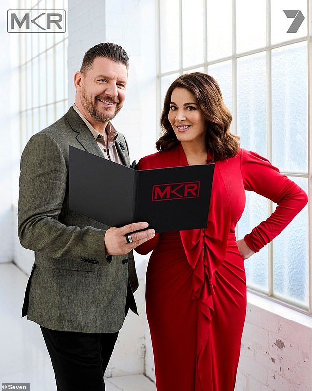 Los fanáticos de My Kitchen Rules están regocijándose con el debut de Nigella Lawson en el programa Channel 7.  Se anunció que el escritor gastronómico británico, de 62 años, se unirá a Manu Feildel en la mitad del reality show de cocina.