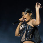 Megan Thee Stallion dice que sus alter-egos eran "como mi escudo" cuando actuaban.  Ahora ella no los necesita