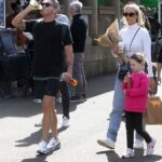 Michael Clarke ha presentado oficialmente a su hija Kelsey a su nueva novia Jade Yarbrough.  La nueva pareja fue vista pasando tiempo con el niño de seis años en Bondi el sábado.