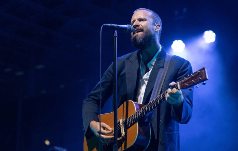 Mira al padre John Misty interpretar 'Buddy's Rendezvous' en 'Jimmy Kimmel Live!'