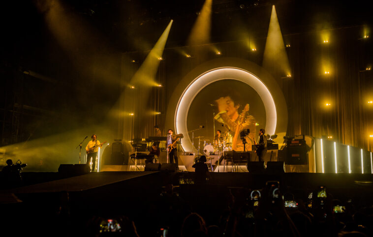 Mira el debut de Arctic Monkeys con su nueva canción 'I Ain't Quite Where I Think I Am' en vivo en un concierto en Zúrich