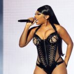 Mira el momento en que Megan Thee Stallion lleva a los fanáticos al escenario en el Festival de Lectura