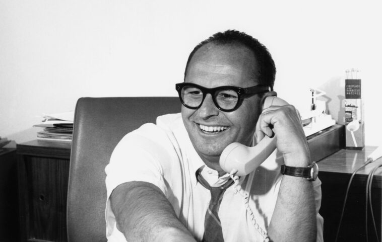 Mo Ostin, legendario director de Warner Bros. Records, muere a los 95 años