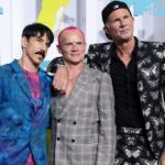 Red Hot Chili Peppers dedica el premio Ícono Global de los VMA al baterista de Foo Fighters, Taylor Hawkins