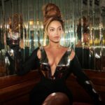 Renaissance de Beyoncé encabeza las listas mundiales y rompe récord de transmisión