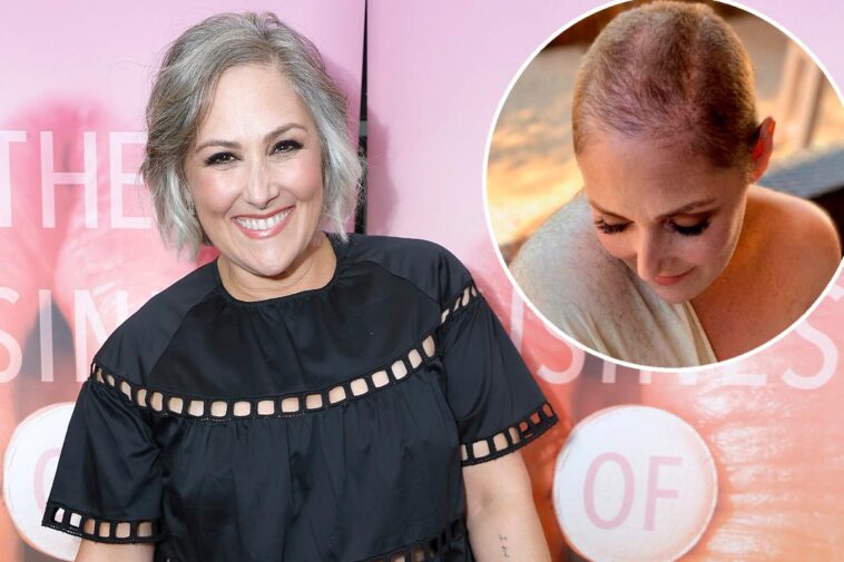 Ricki Lake muestra un nuevo crecimiento después de la pérdida de cabello y la cabeza rapada