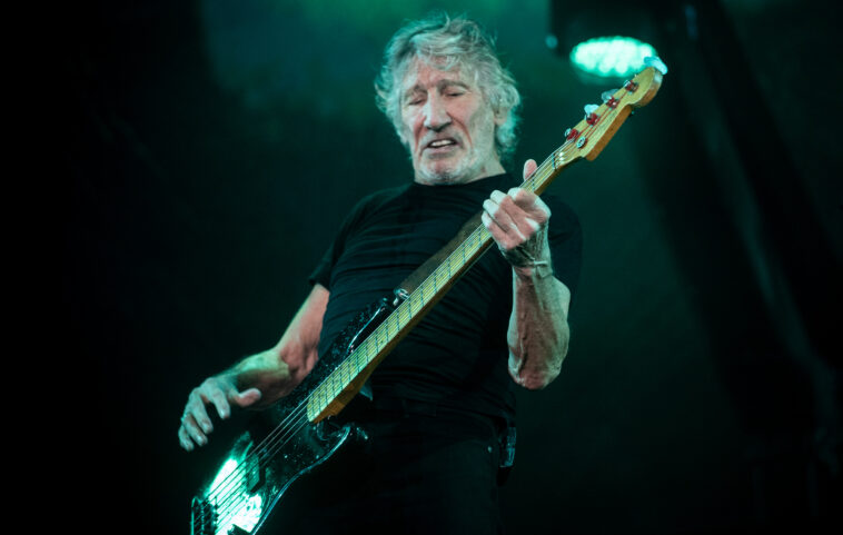 Roger Waters defiende tildar a Joe Biden de criminal de guerra: “Está alimentando el fuego en Ucrania”