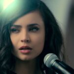 Sofia Carson, estrella de 'Purple Hearts': Queríamos evitar "tomar cualquier bando"