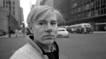'The Andy Warhol Diaries', nominado al Emmy, pinta un nuevo retrato del artista como hombre gay: "En los diarios, su lujuria es muy palpable"