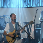 The Shins Revisit 2001 Hit 'Caring Is Creepy' en 'Kimmel'