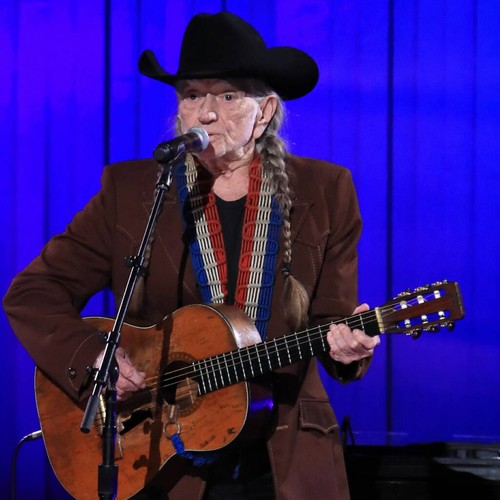 Willie Nelson tuvo 'momentos difíciles' con Covid-19