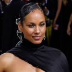 Alicia Keys critica a fan por intentar besarla durante concierto