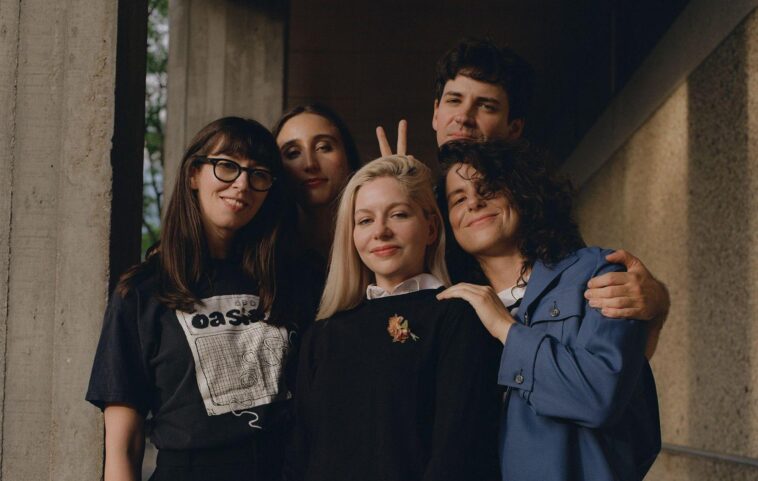 Alvvays comparte dos nuevas canciones, 'Belinda Says' y 'Very Online Guy'