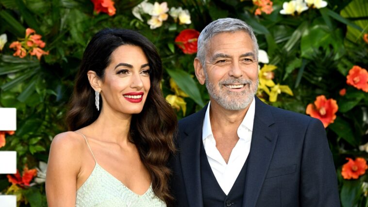 Amal Clooney usó un vestido con cuentas angelicales mientras salía con George