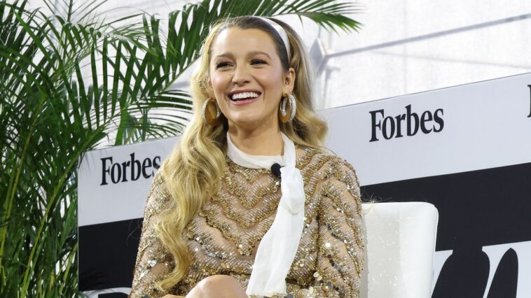 Blake Lively usó un minivestido transparente para revelar que está embarazada del bebé No. 4