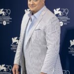 Dapper: Brendan Fraser parecía encantado el domingo cuando asistió a la sesión fotográfica de su nueva película The Whale en el Festival de Cine de Venecia.