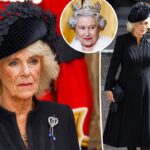Camilla honra a la reina Isabel II con un broche en el funeral