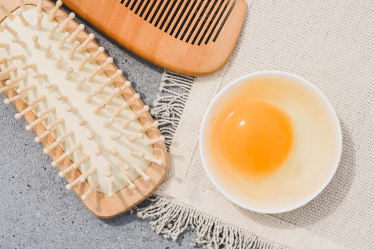 Champú de huevo, el clásico de la belleza casera: ¿realmente funciona?