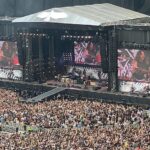 Tributo: el concierto tributo a Taylor Hawkins comenzó en el estadio de Wembley el sábado por la noche, cuando una multitud de fanáticos y músicos se reunieron para recordar al difunto baterista.