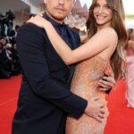 Resplandeciente: Dylan Sprouse abrazó a su novia modelo Barbara Palvin mientras rezumaban glamour el viernes en el Festival de Cine de Venecia.