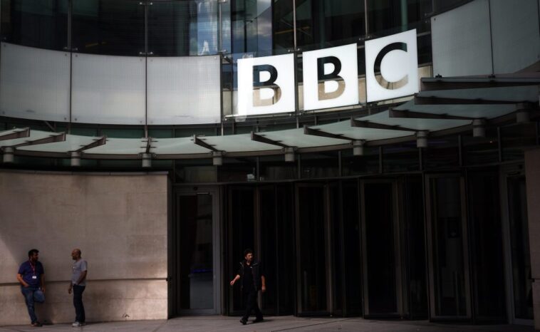 El Servicio Mundial de la BBC eliminará 382 puestos de trabajo en medio del primer impulso digital