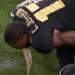 El jugador de fútbol Purdue anota Pick Six, inmediatamente vomita en todas partes