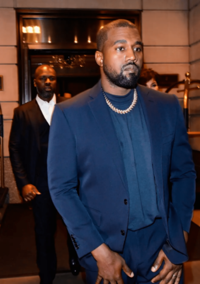 En las redes sociales, Kanye West reveló su adicción a la pornografía