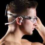 Estos auriculares de natación te permiten llevar tu música al agua