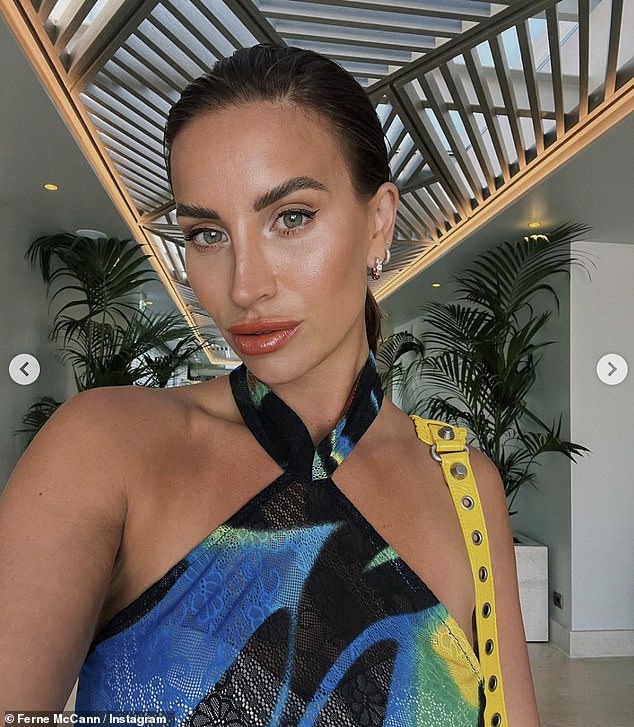 Nota filtrada: Ferne McCann, de 32 años, supuestamente calificó a Sam Faiers como una 'perra narcisista' en un impactante clip de audio que se filtró en las redes sociales el miércoles por la noche.