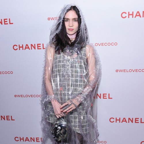 Grimes revela que el álbum está 'terminado' y habla sobre temas 'médicos'