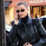 Hailey Bieber sale a París con pantalones de pernera ancha con bolsillos cuadrados tipo cargo