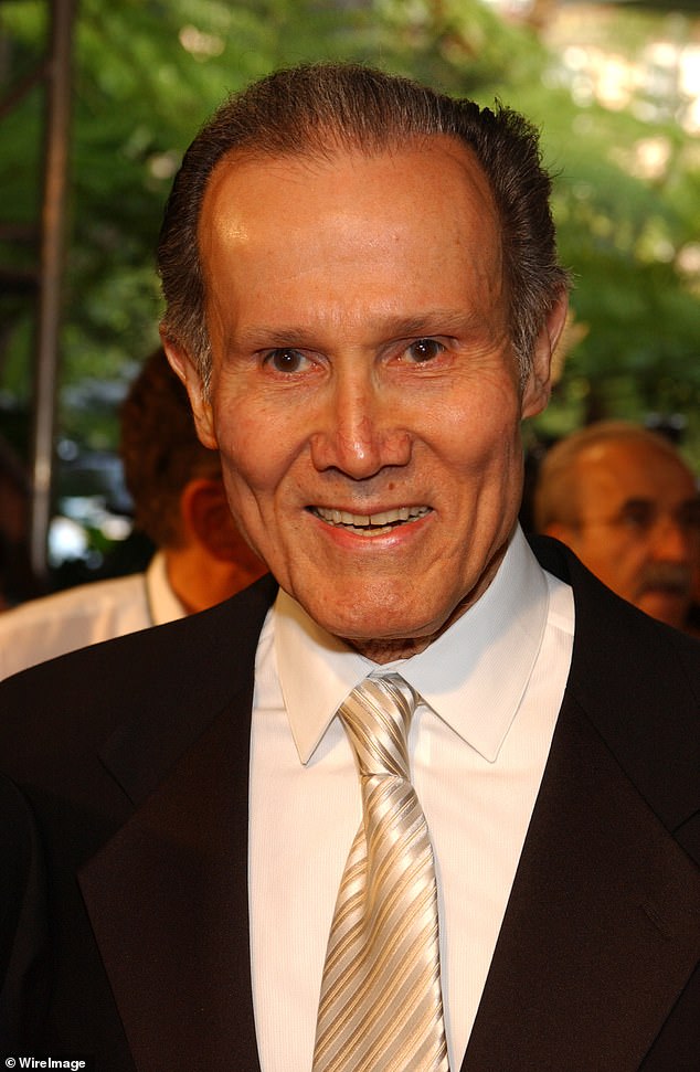 Trágico: el actor de Ocean's Eleven, Henry Silva, muere a los 95 años, después de dejar su huella en una gran cantidad de películas de Hollywood durante más de 50 años.