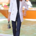 Belleza: Isabelle Huppert lució chic sin esfuerzo cuando salió con estilo durante el Festival de Cine de Venecia