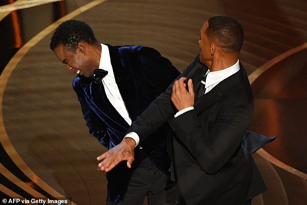 Celebrando: casi seis meses después de que su esposo Will Smith abofeteara a Chris Rock en la televisión en vivo en los Oscar, Jada Pinkett Smith está celebrando su cabeza calva