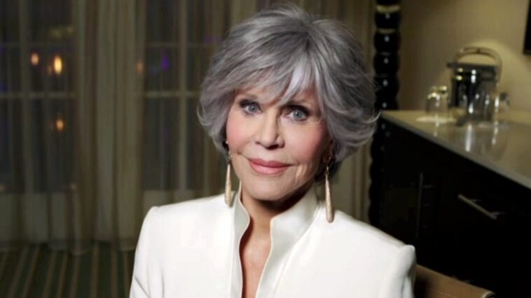 Jane Fonda dice que se siente 'más fuerte que en años' después del diagnóstico de cáncer
