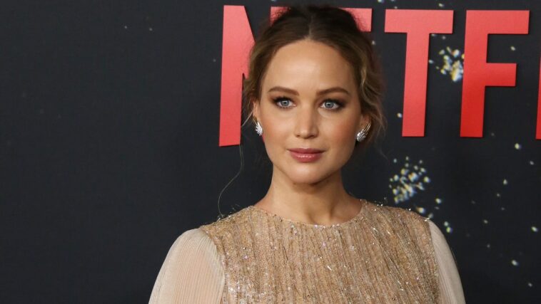 Jennifer Lawrence comparte el nombre de su hijo de seis meses y revela que sufrió dos abortos espontáneos